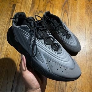 NWT- Adidas "Ozelia" sneakers. Mens 11.5